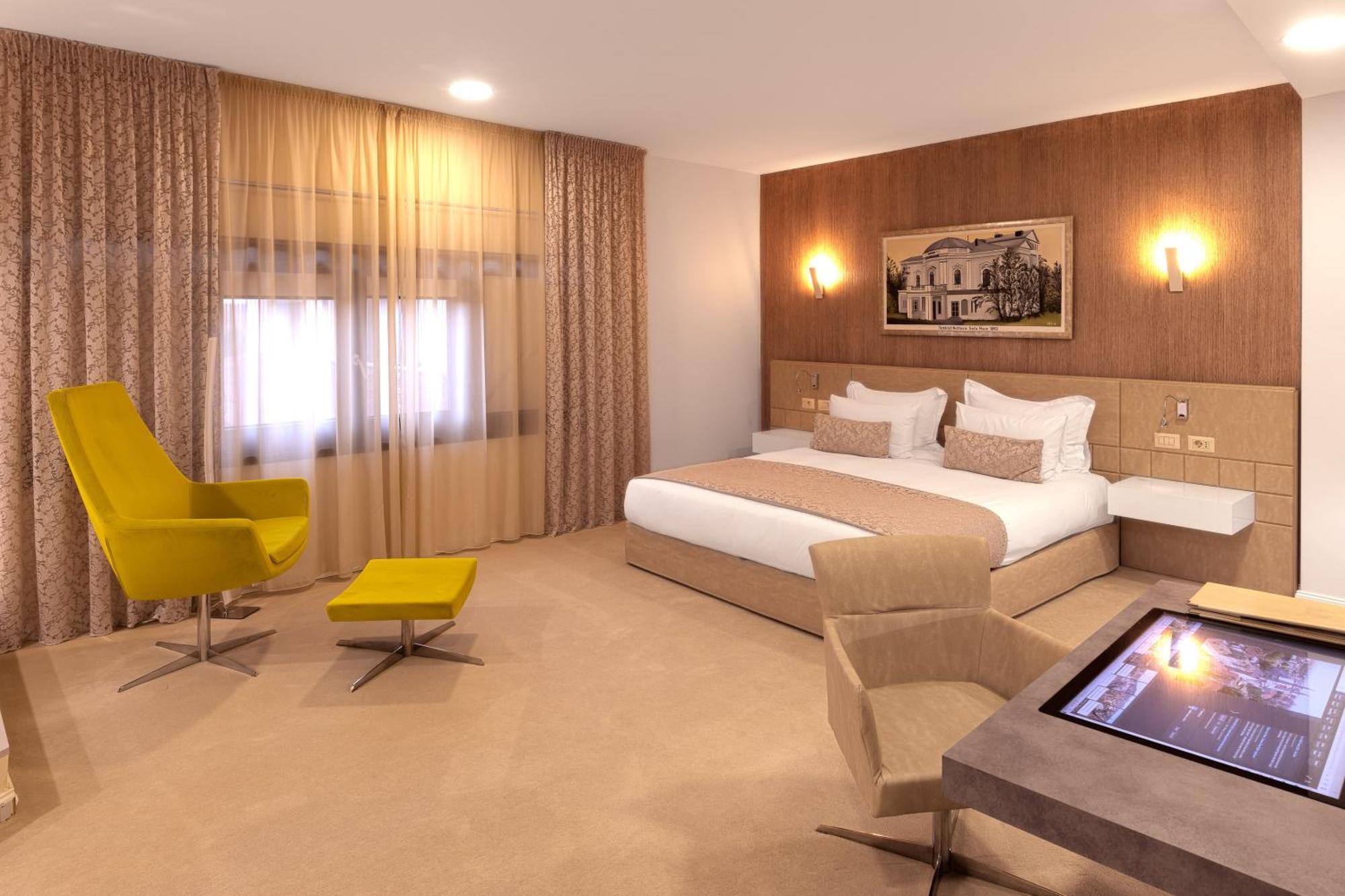 Hotel Vila Class Satu Mare Ngoại thất bức ảnh