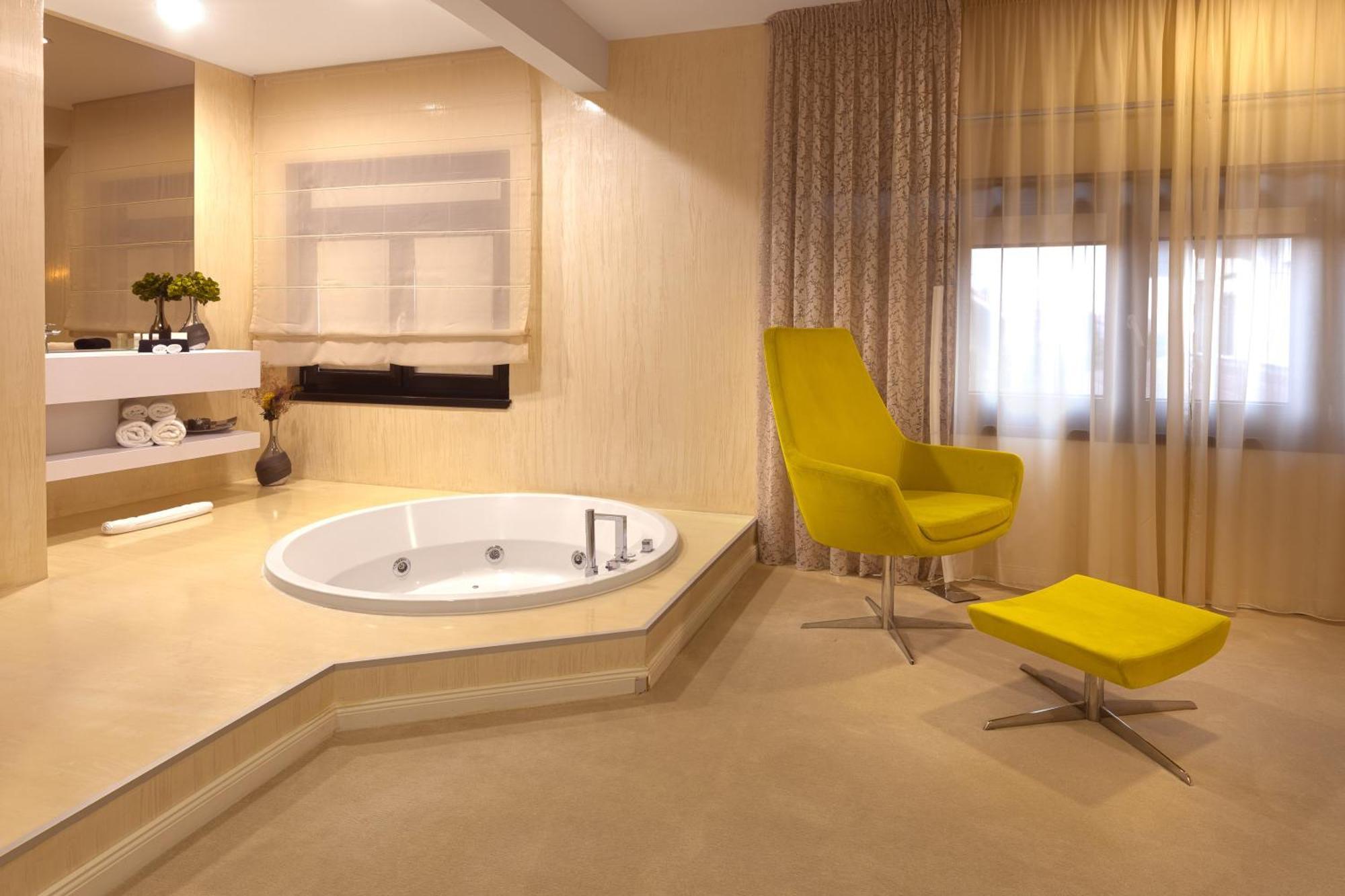 Hotel Vila Class Satu Mare Ngoại thất bức ảnh
