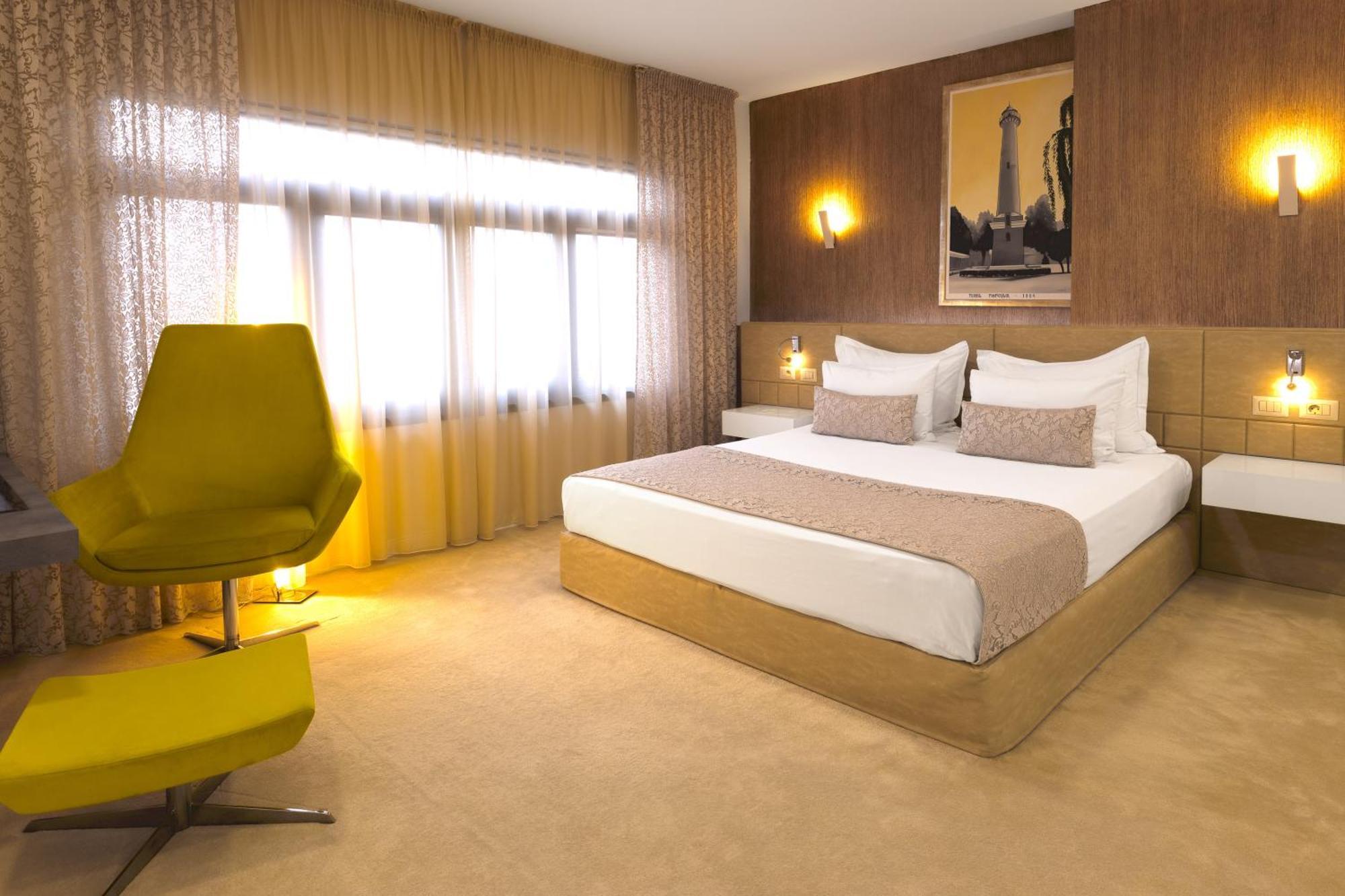 Hotel Vila Class Satu Mare Ngoại thất bức ảnh