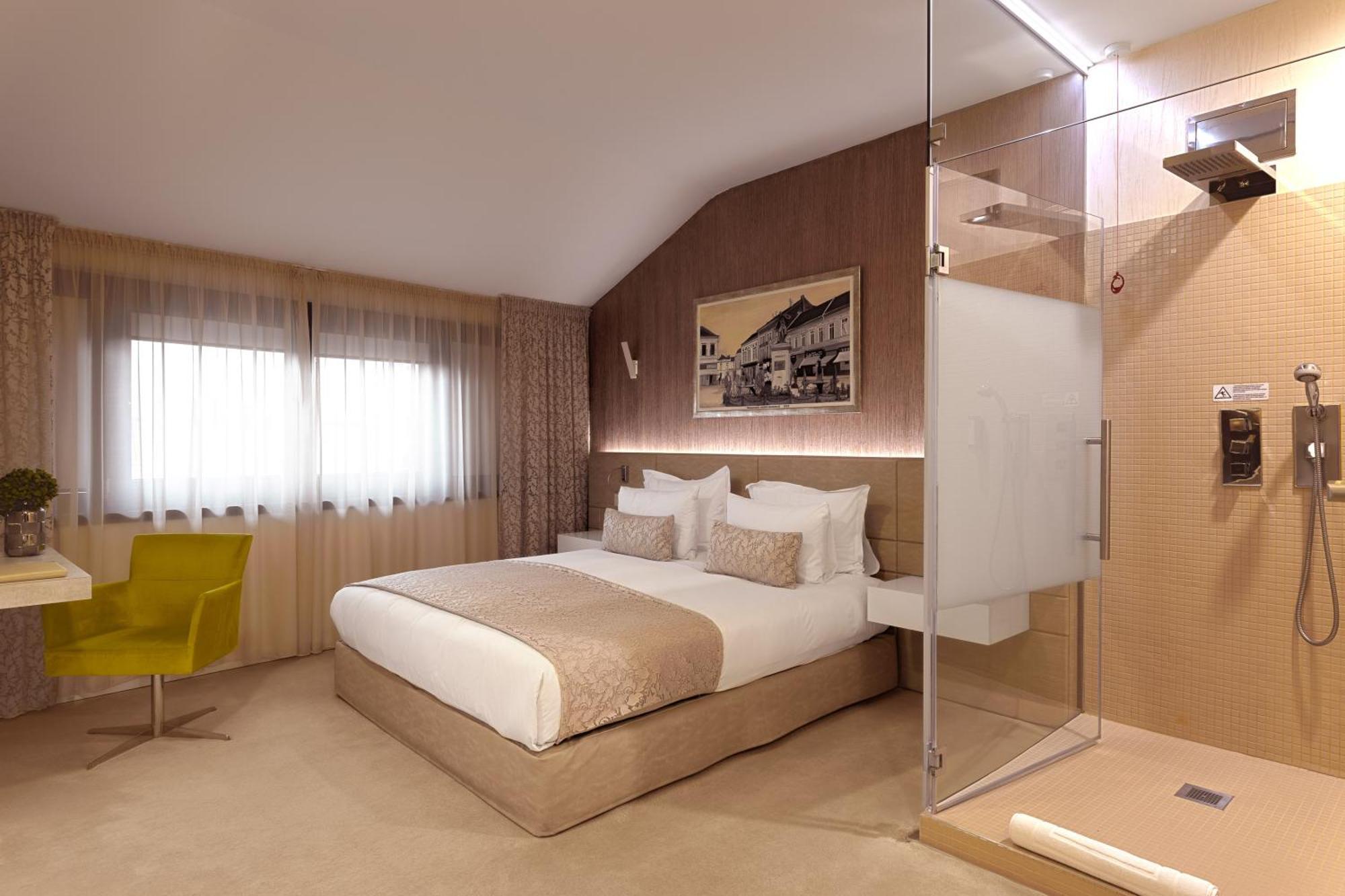 Hotel Vila Class Satu Mare Ngoại thất bức ảnh