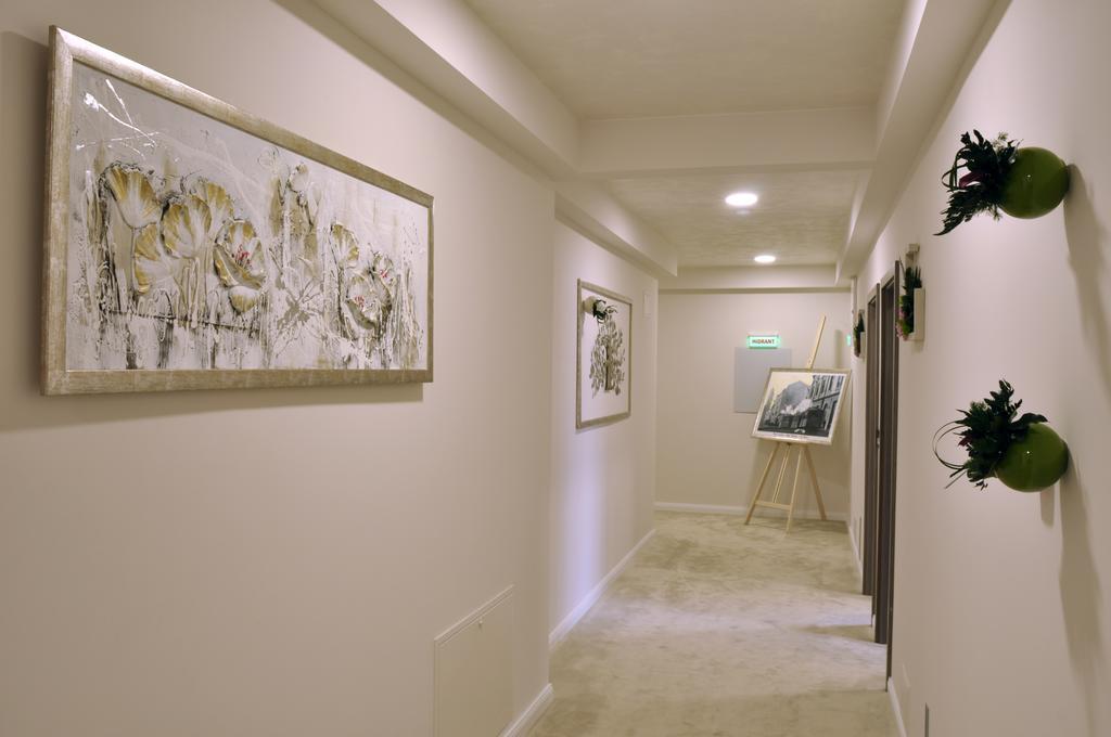 Hotel Vila Class Satu Mare Ngoại thất bức ảnh