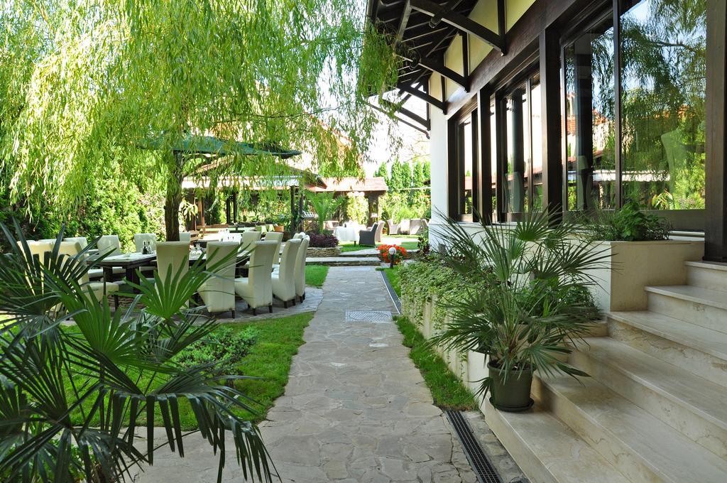 Hotel Vila Class Satu Mare Ngoại thất bức ảnh