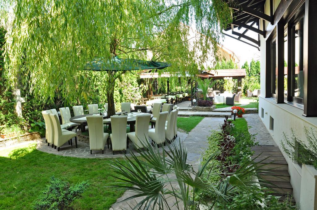 Hotel Vila Class Satu Mare Ngoại thất bức ảnh